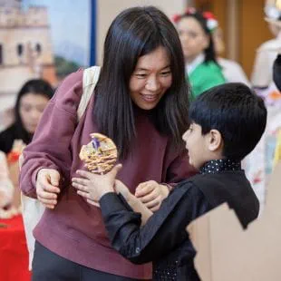 Private School Chicago | British International School of Chicago, Lincoln Park - Feature Cards