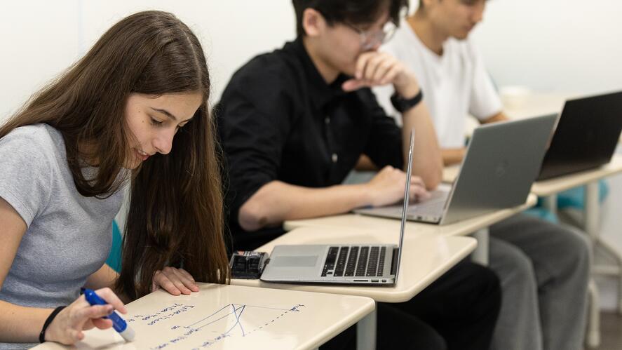 Como aplicar para universidades no exterior: um guia completo para famílias - How to Apply to Universities Abroad