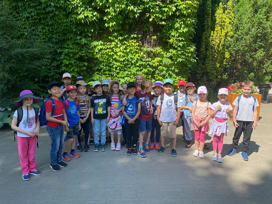 Year 2 Trip to the Botanical Garden - Carousel For News Detail