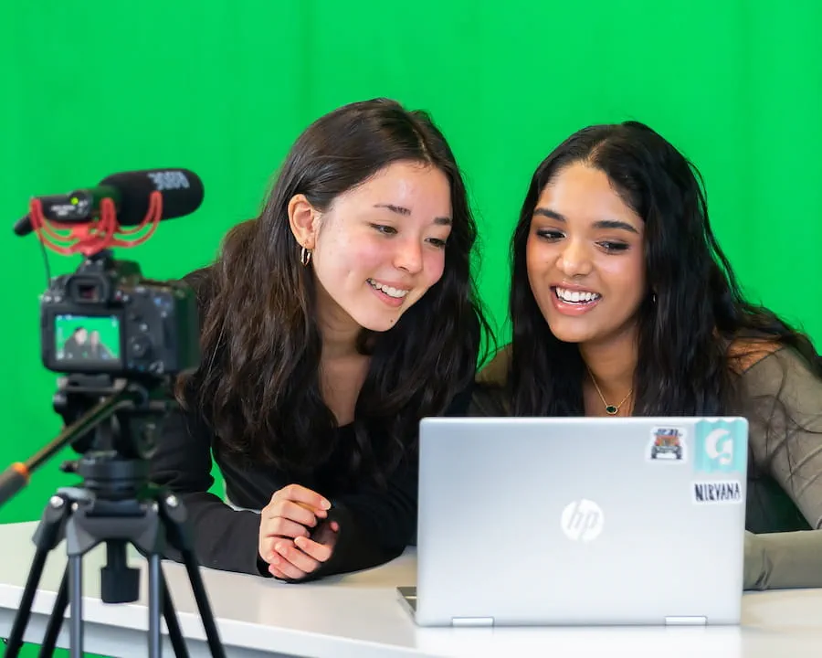 Private School Admissions | BIS Chicago, South Loop - 03 - image-50-50-normal