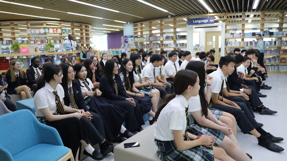 BSB Alumni Ayushi and Carmen talk about university life - BSB Alumni Ayushi and Carmen talk about university life