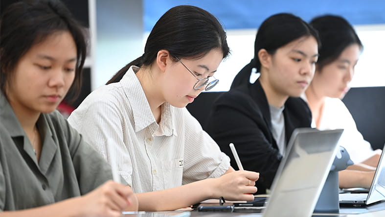 BSG Scholarship Award | Apply Now for Year 5-Year 12 Students - OUR SCHOLARSHIPS