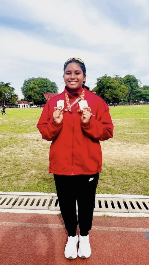 Year 11 student wins gold and establishes two new records - Carousel For News Detail