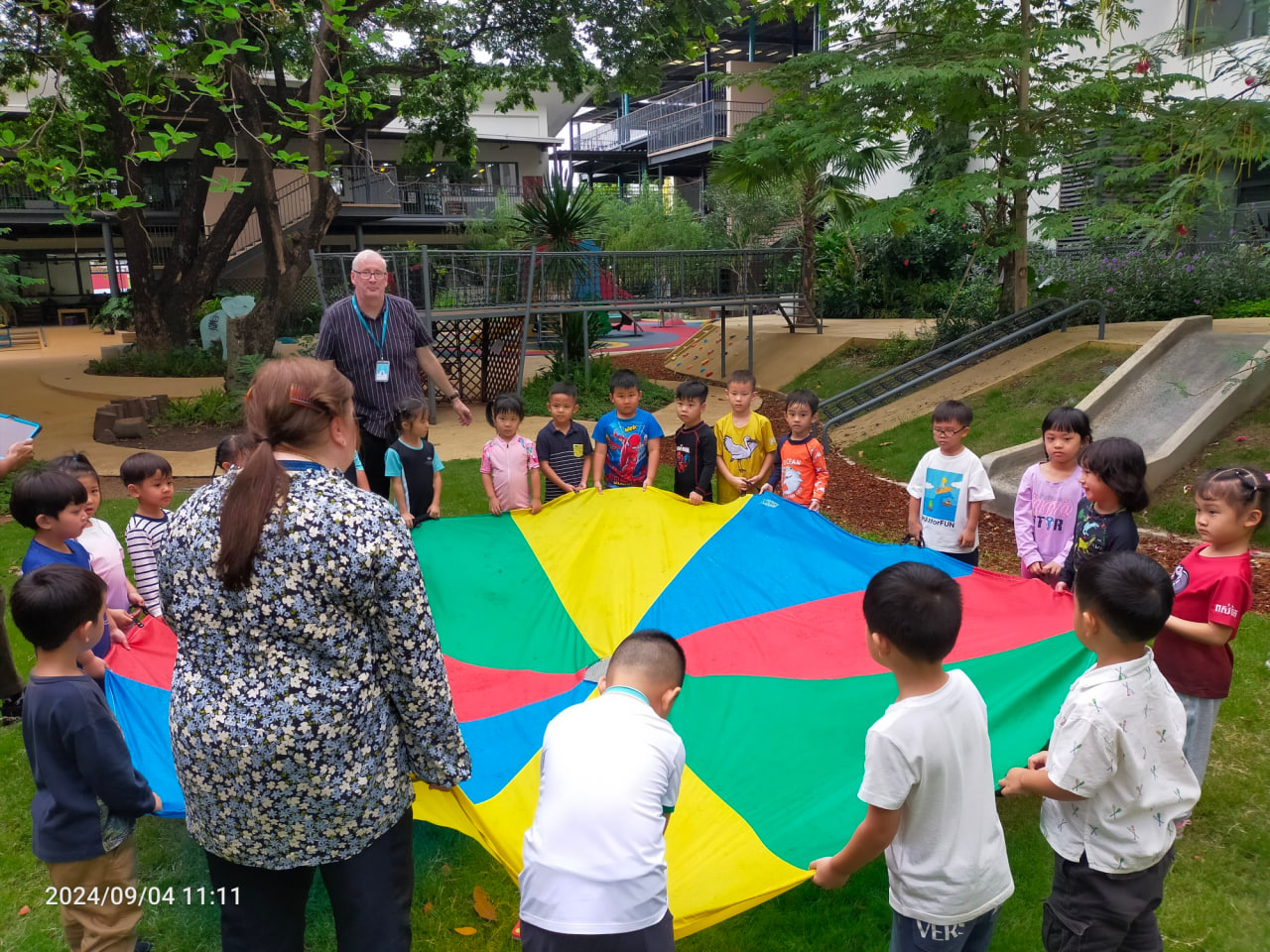 Making maths meaningful and playful to early years children with Liz Gibbs - Making maths meaningful and playful to early years children with Liz Gibbs