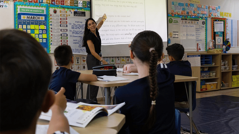 San Roberto Students Learning